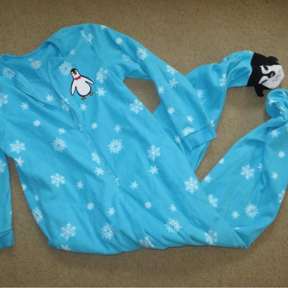 GREAT light blue penguin one piece onesie pajamas, sleeper pajamas - adult S